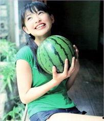 网红赵一菲吃瓜是真的吗